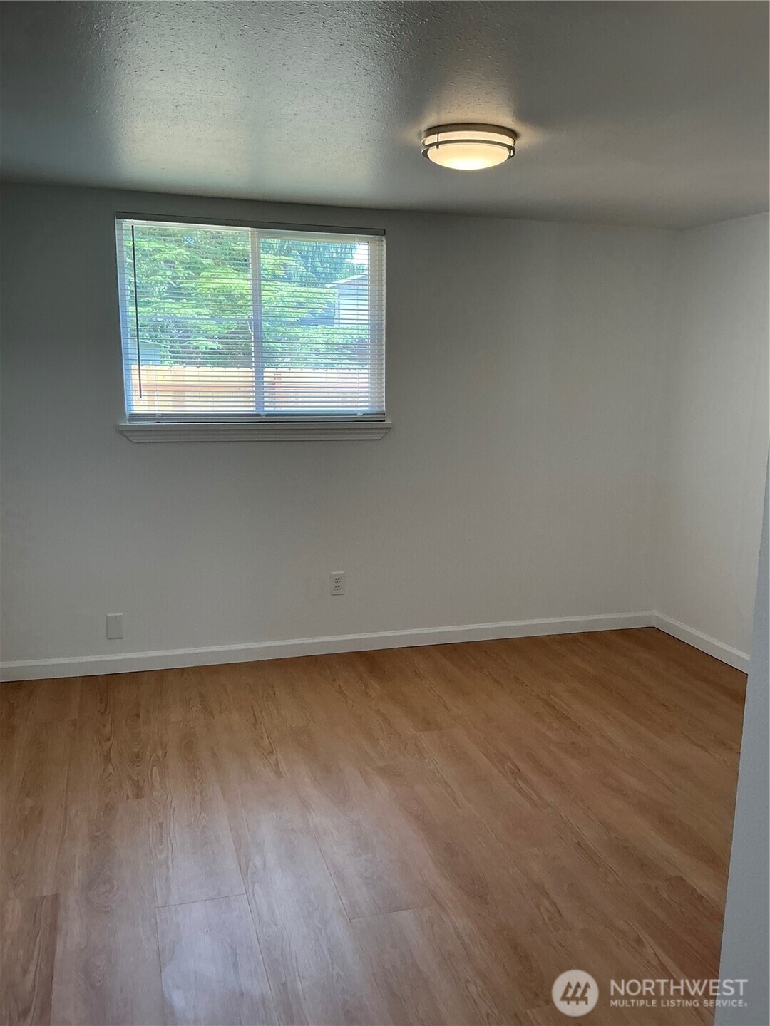 325 Hawthorne Street Property Photo 13