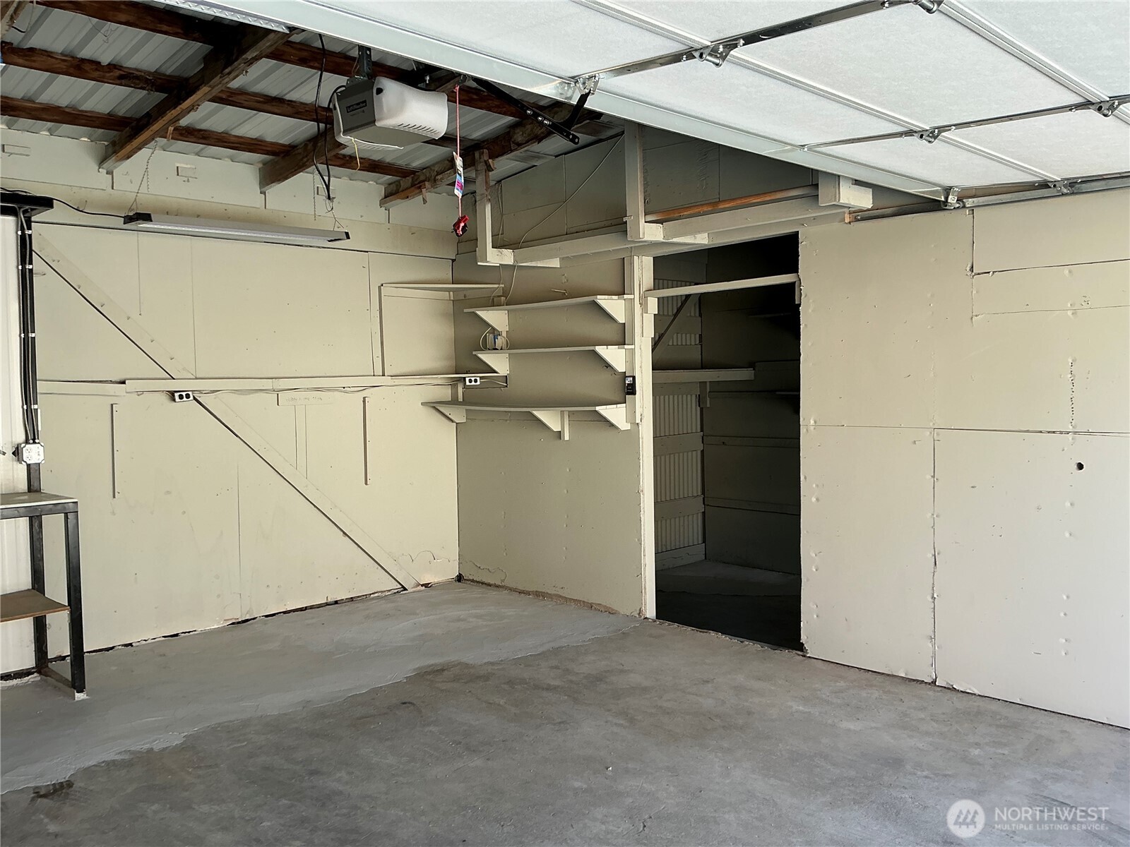 325 Hawthorne Street Property Photo 31