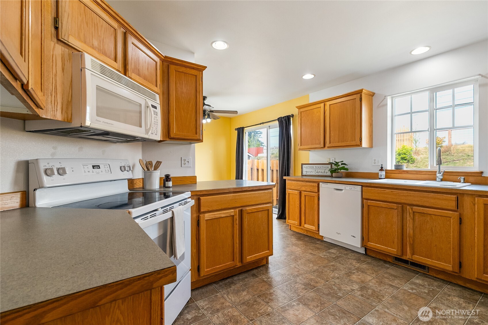 1425 Spruce Street Property Photo 12