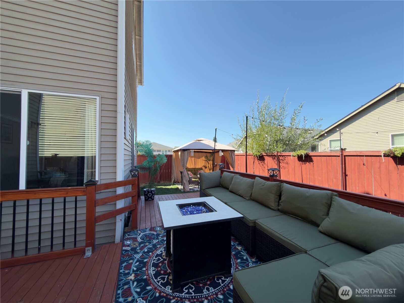 1823 E 43rd Street Property Photo 2