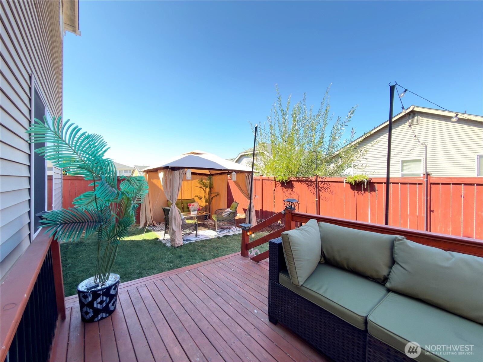 1823 E 43rd Street Property Photo 2