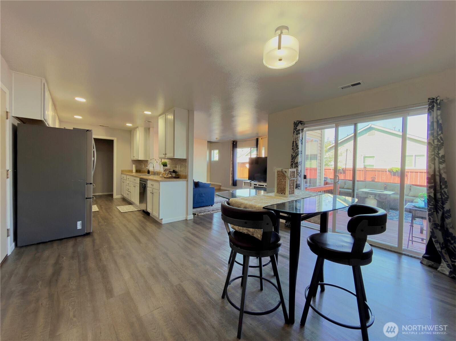 1823 E 43rd Street Property Photo 6