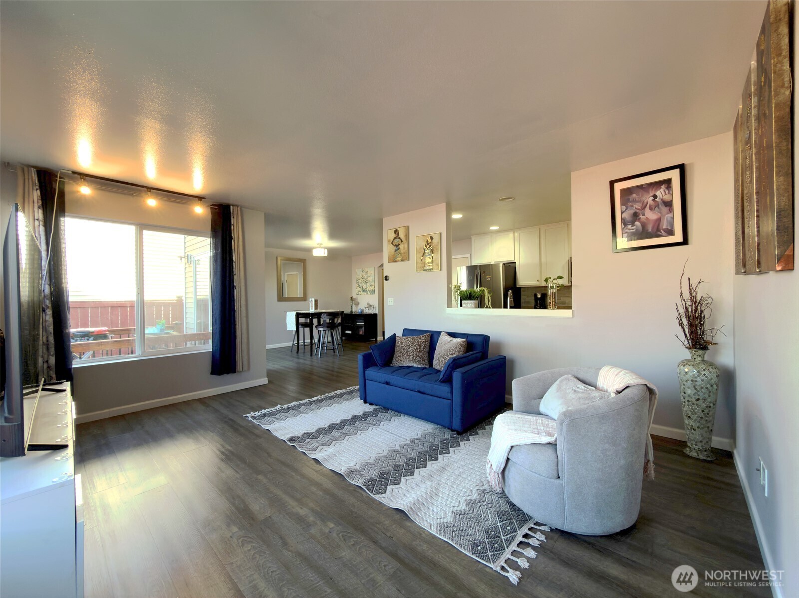 1823 E 43rd Street Property Photo 7