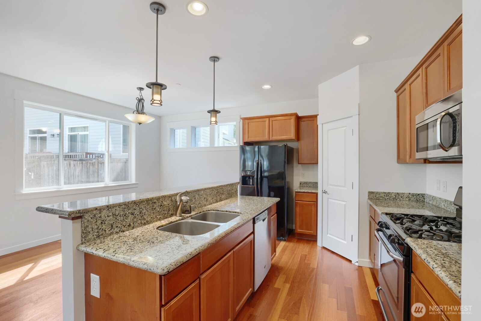 126 209th Place Property Photo 5