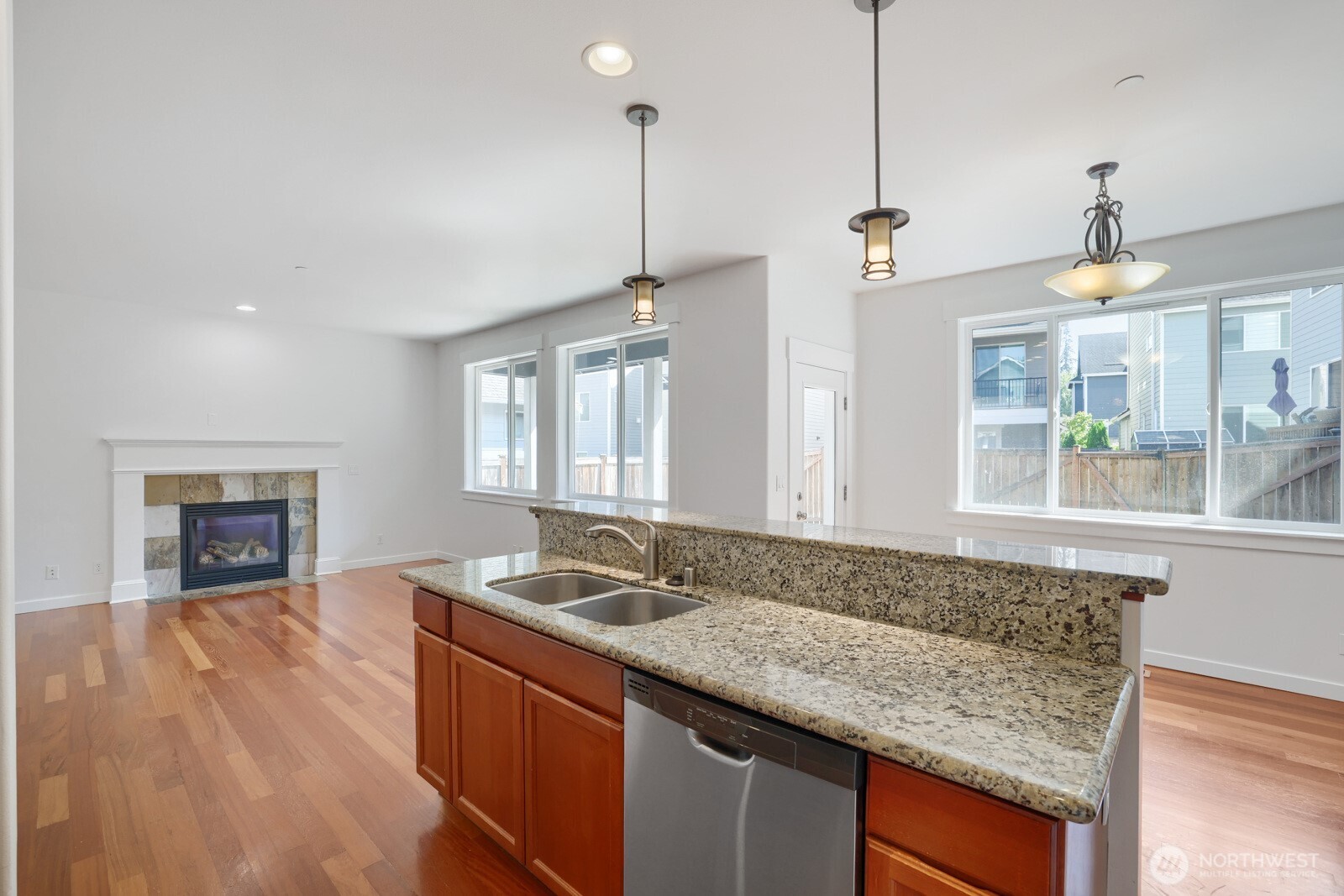 126 209th Place Property Photo 6