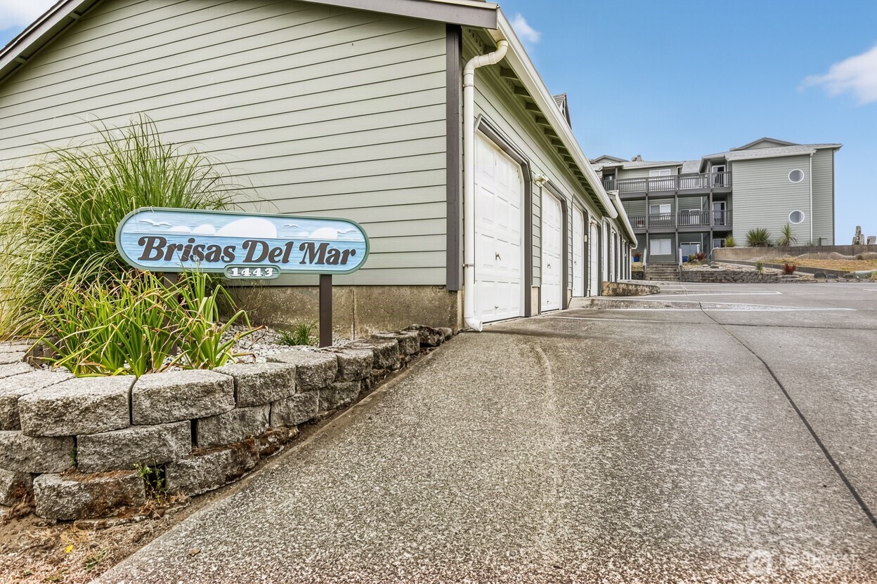 1443 Ocean Shores Boulevard 102 Property Photo 5