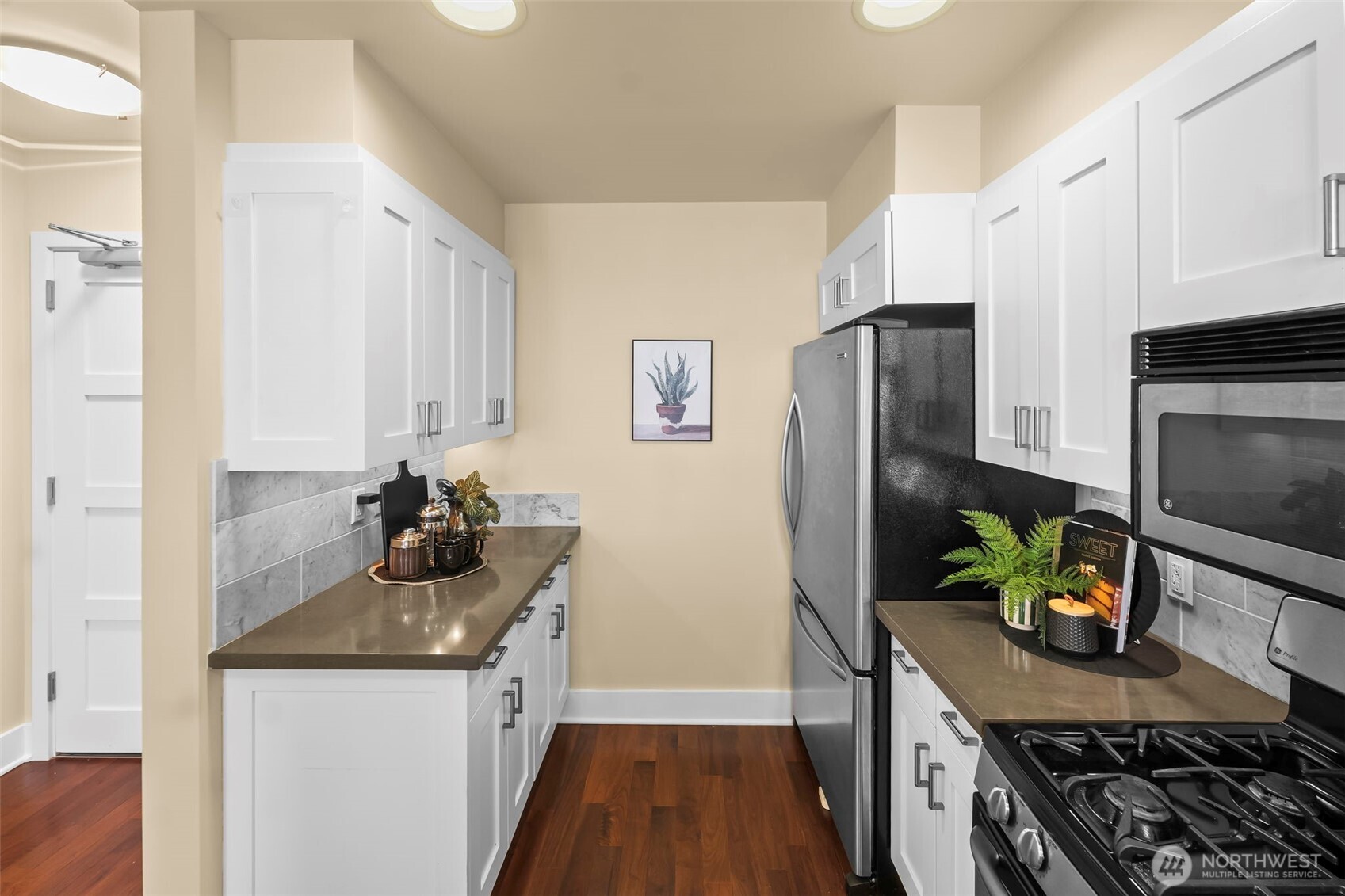 320 Washington Avenue 408 Property Photo 9