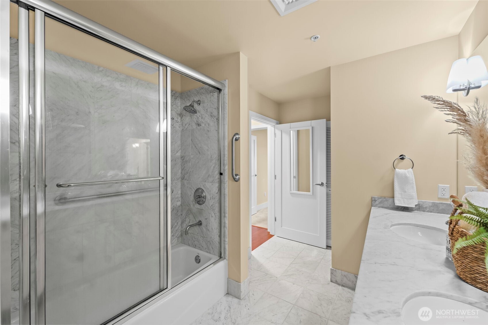 320 Washington Avenue 408 Property Photo 23