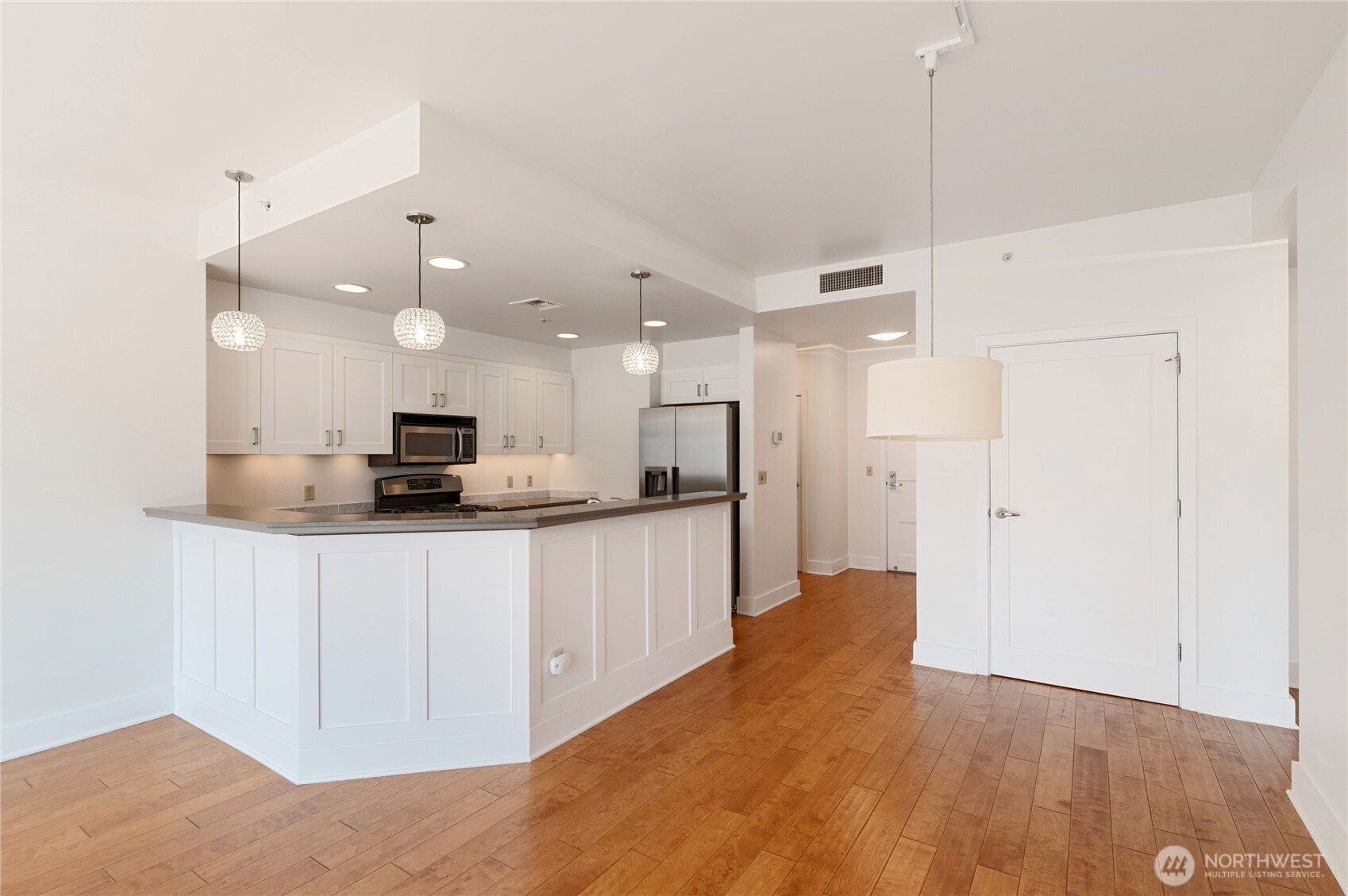 320 Washington Avenue C404 Property Photo 5