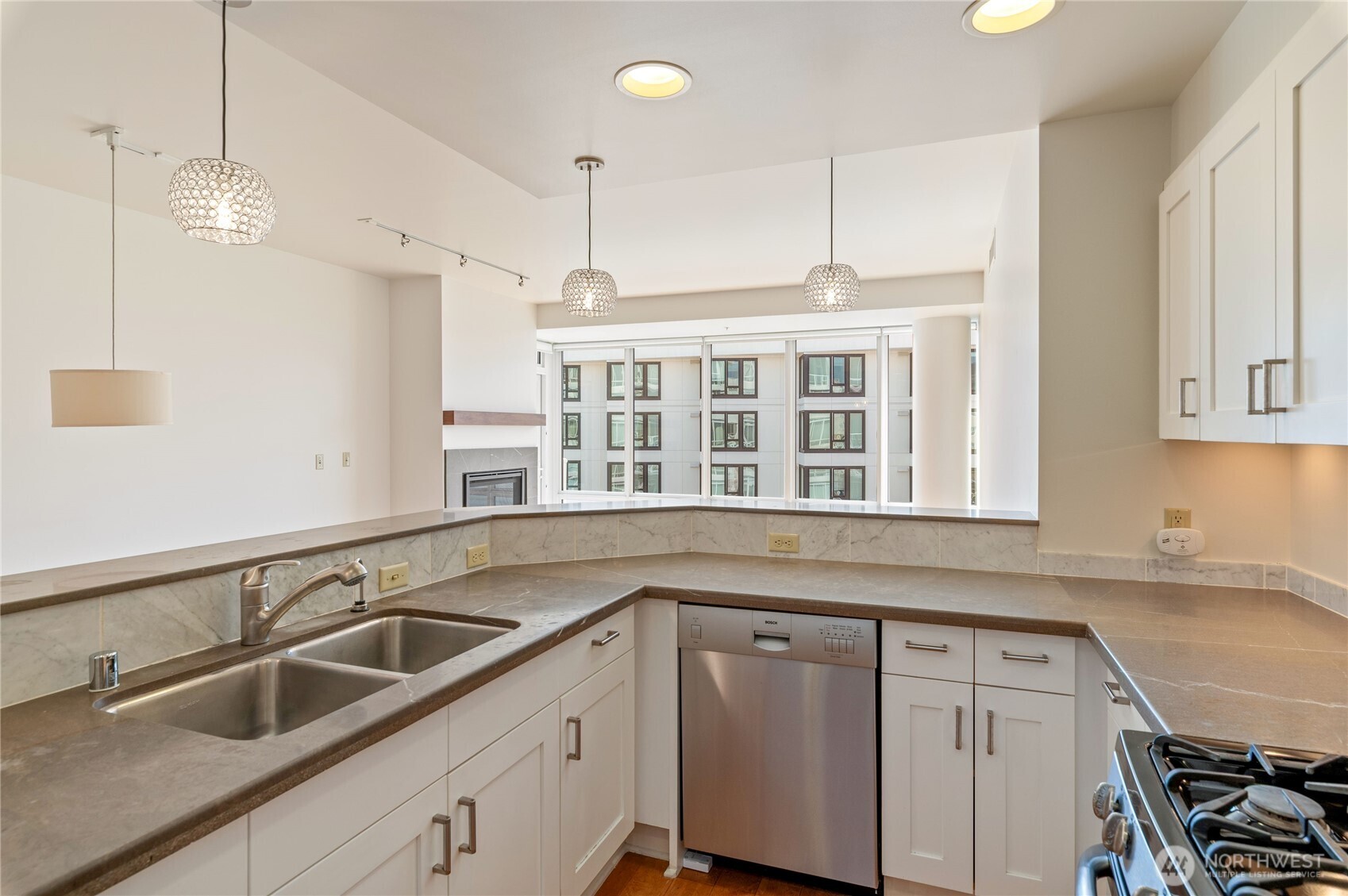 320 Washington Avenue C404 Property Photo 6