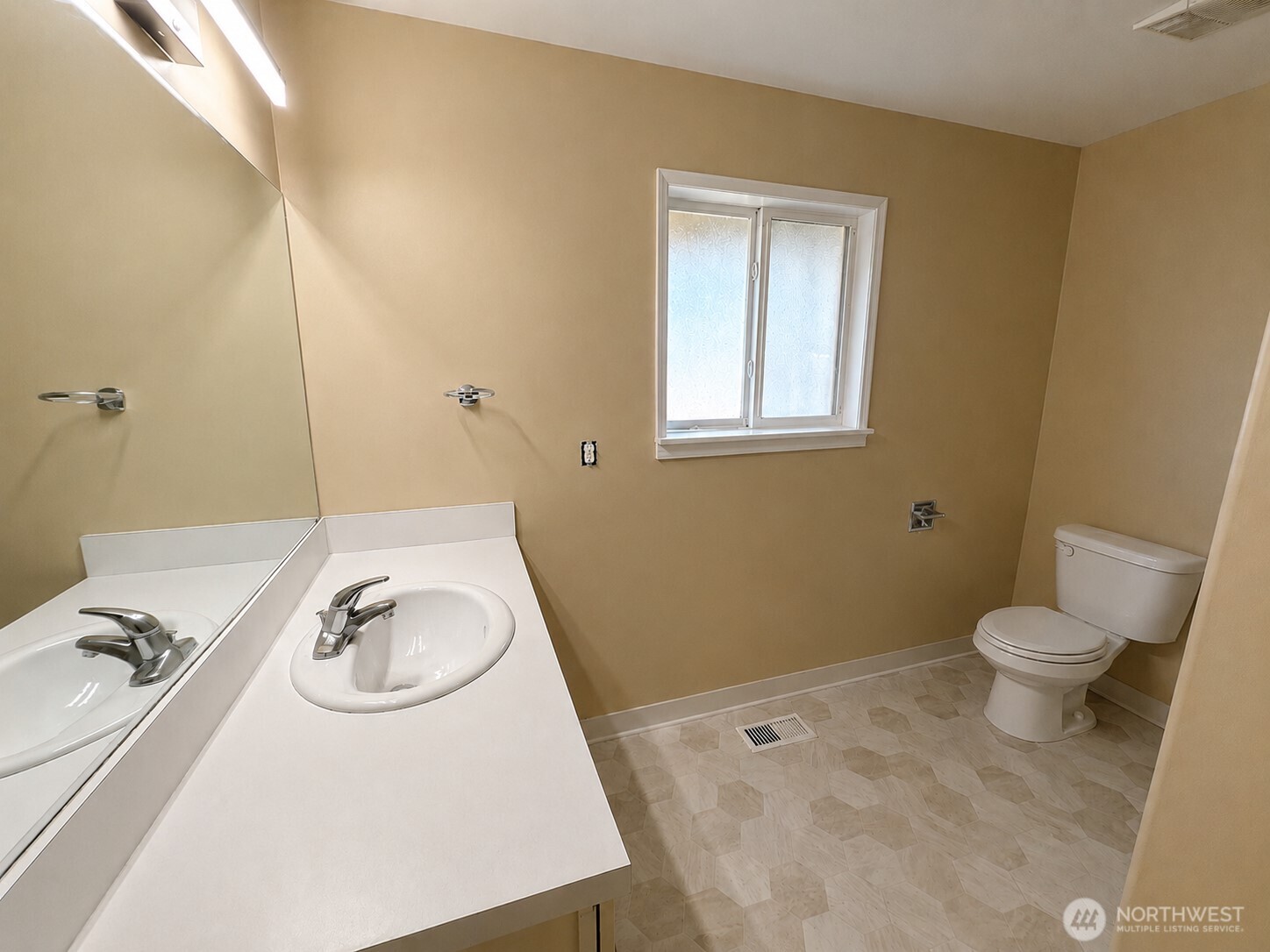 5502 27th Street Property Photo 7