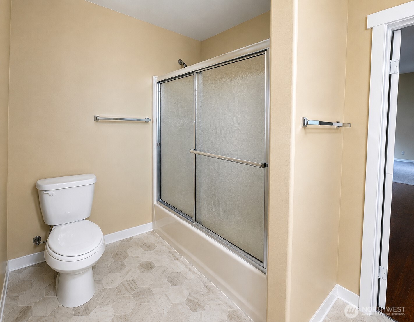 5502 27th Street Property Photo 8