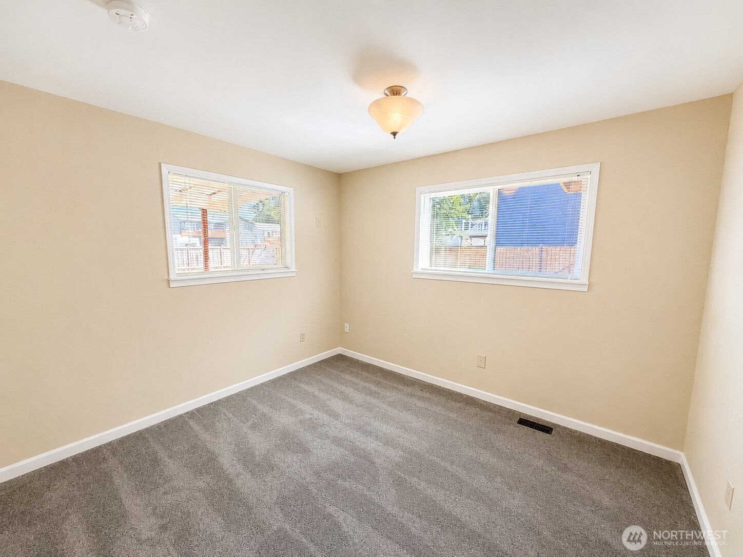 5502 27th Street Property Photo 9