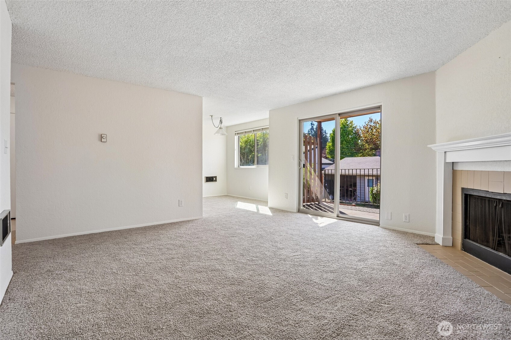 4904 81st Place 206 Property Photo 4