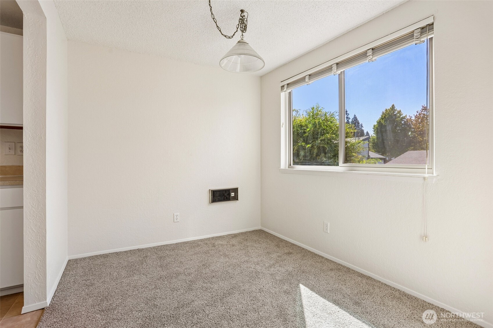 4904 81st Place 206 Property Photo 6