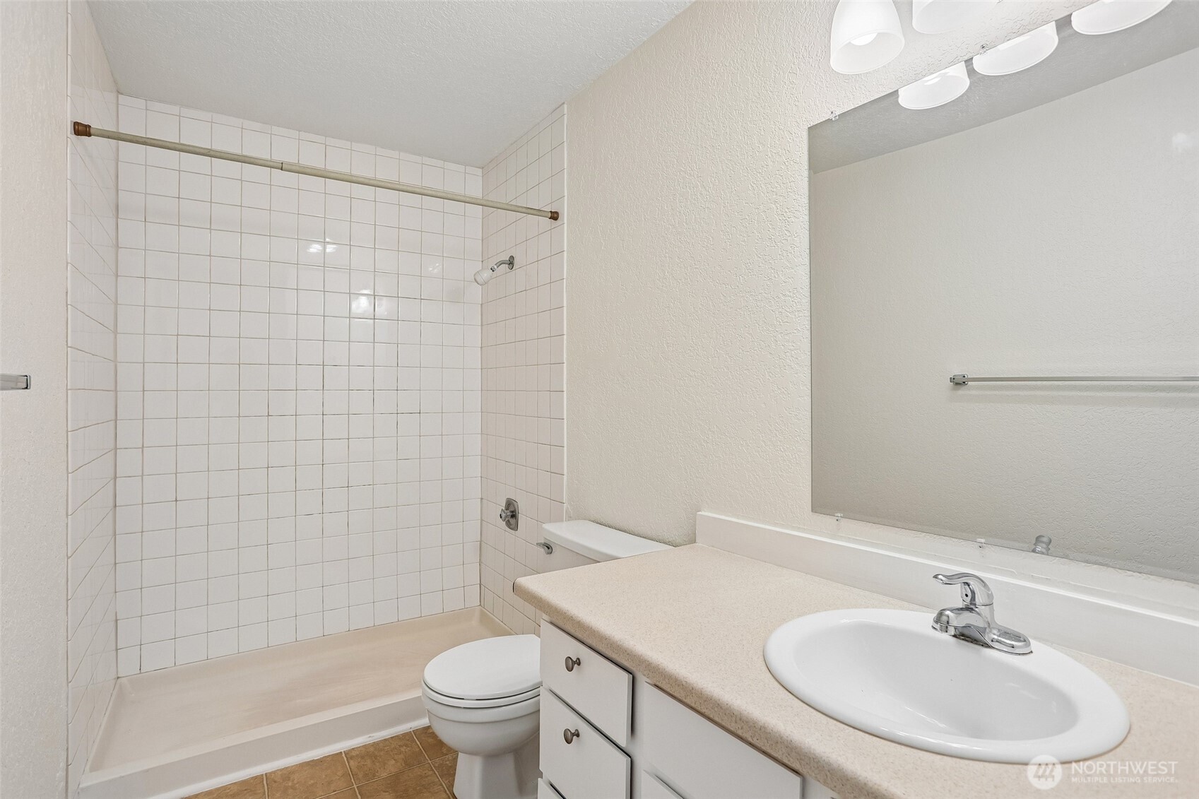4904 81st Place 206 Property Photo 16