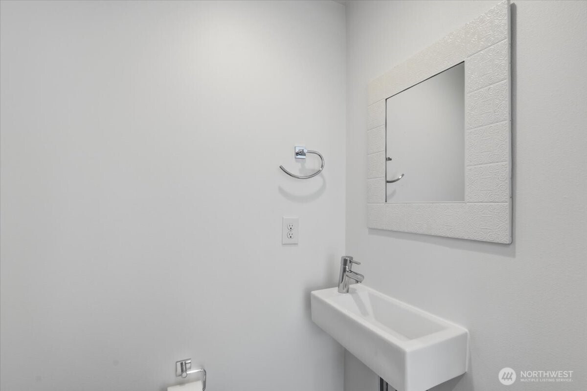 3216 15th Avenue B Property Photo 18