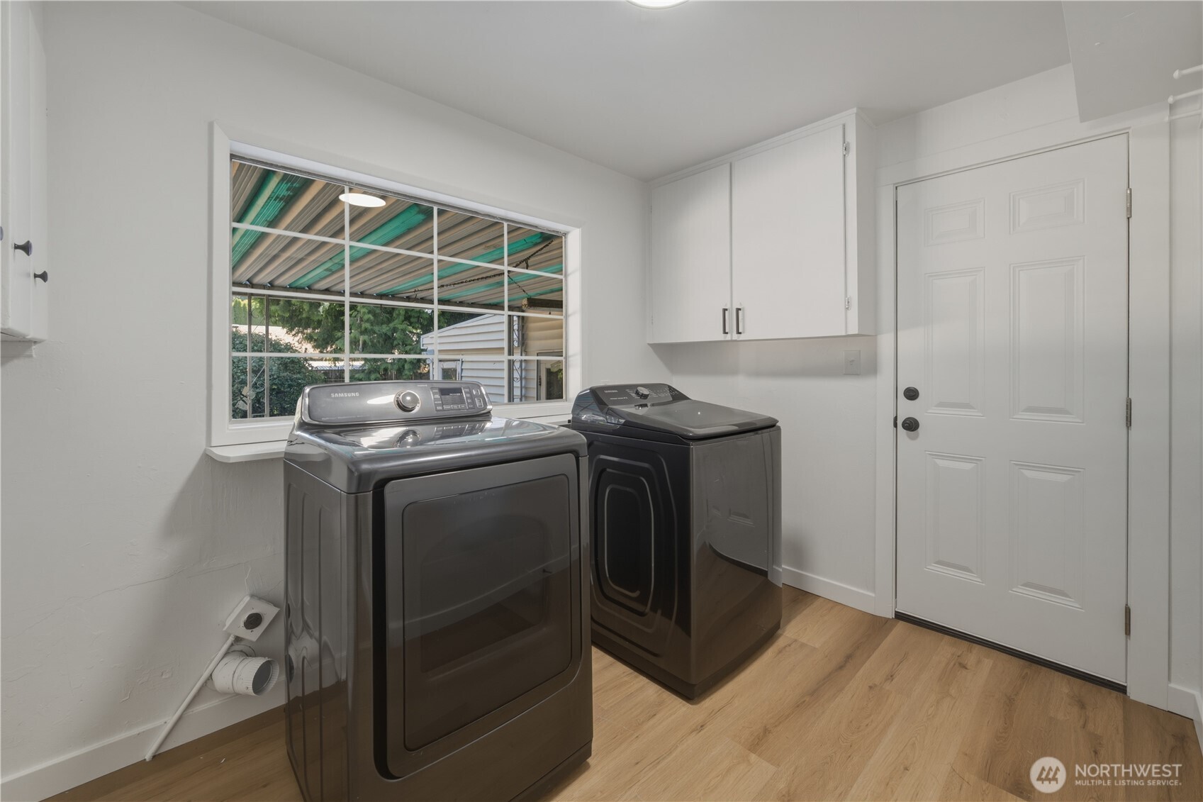 825 8th St Nw Property Photo 13