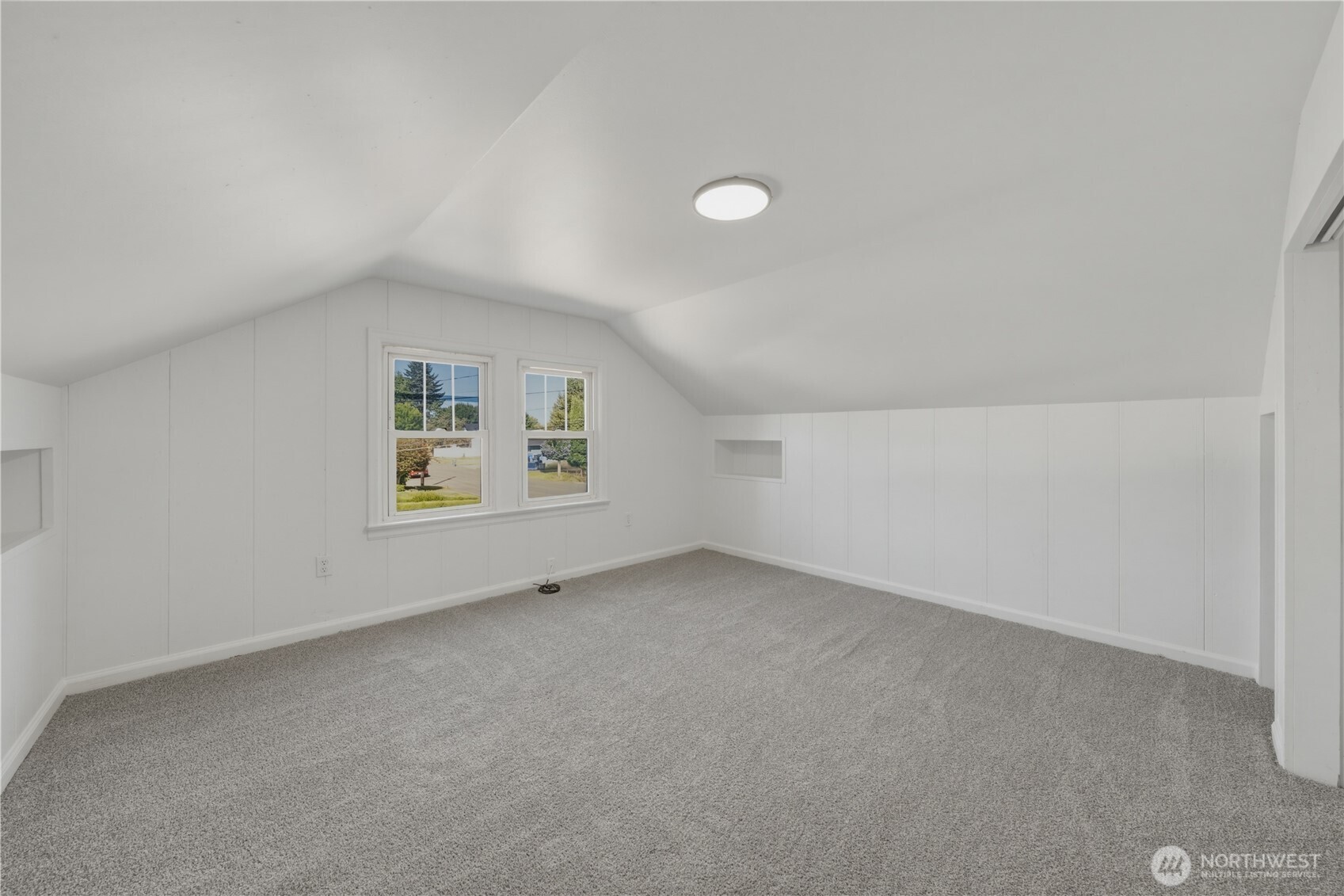 825 8th St Nw Property Photo 17