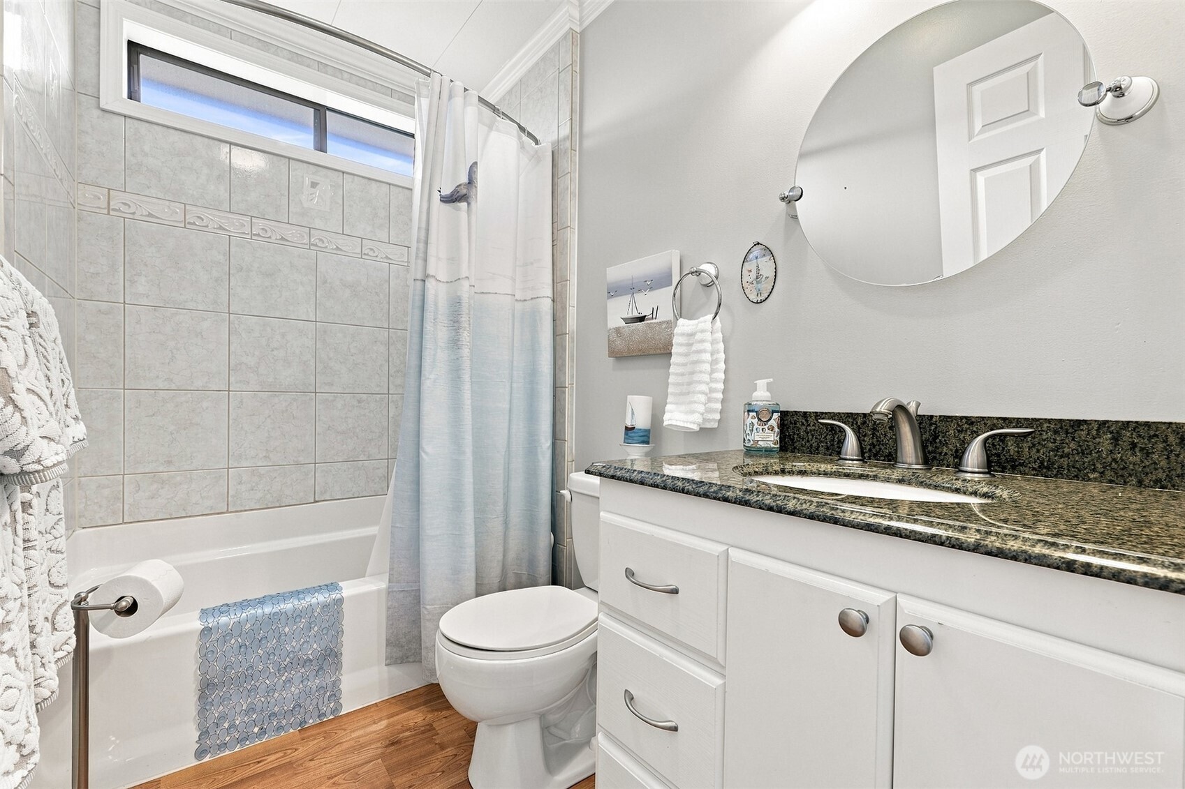 2500 Alder Street 103 Property Photo 13