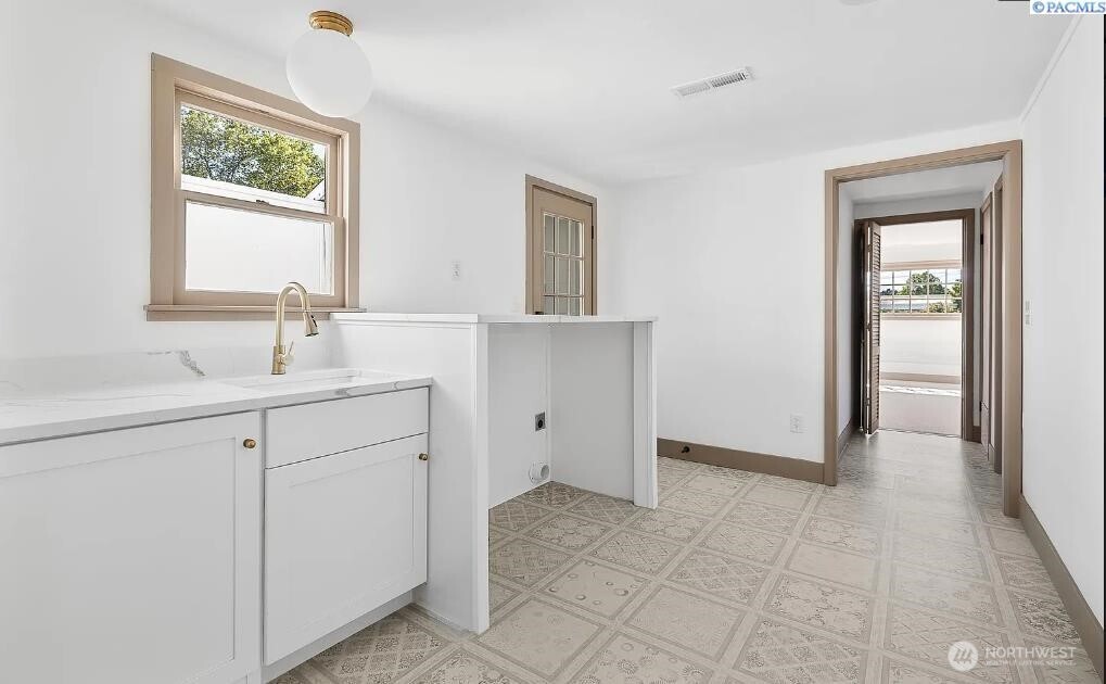 7108 W Argent Property Photo 7