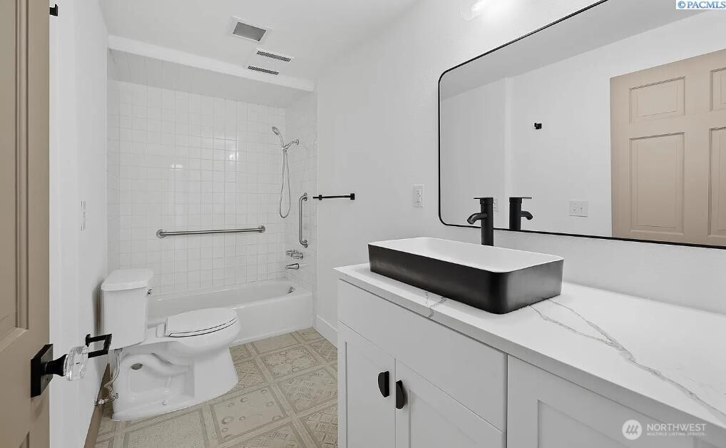7108 W Argent Property Photo 8