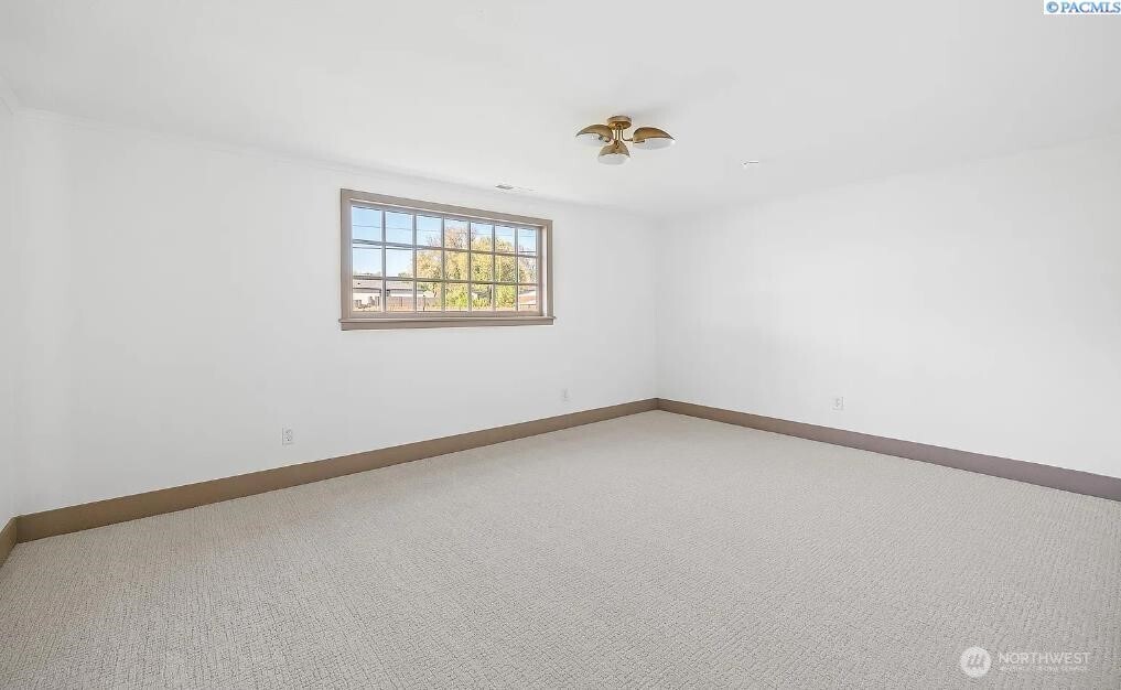 7108 W Argent Property Photo 9