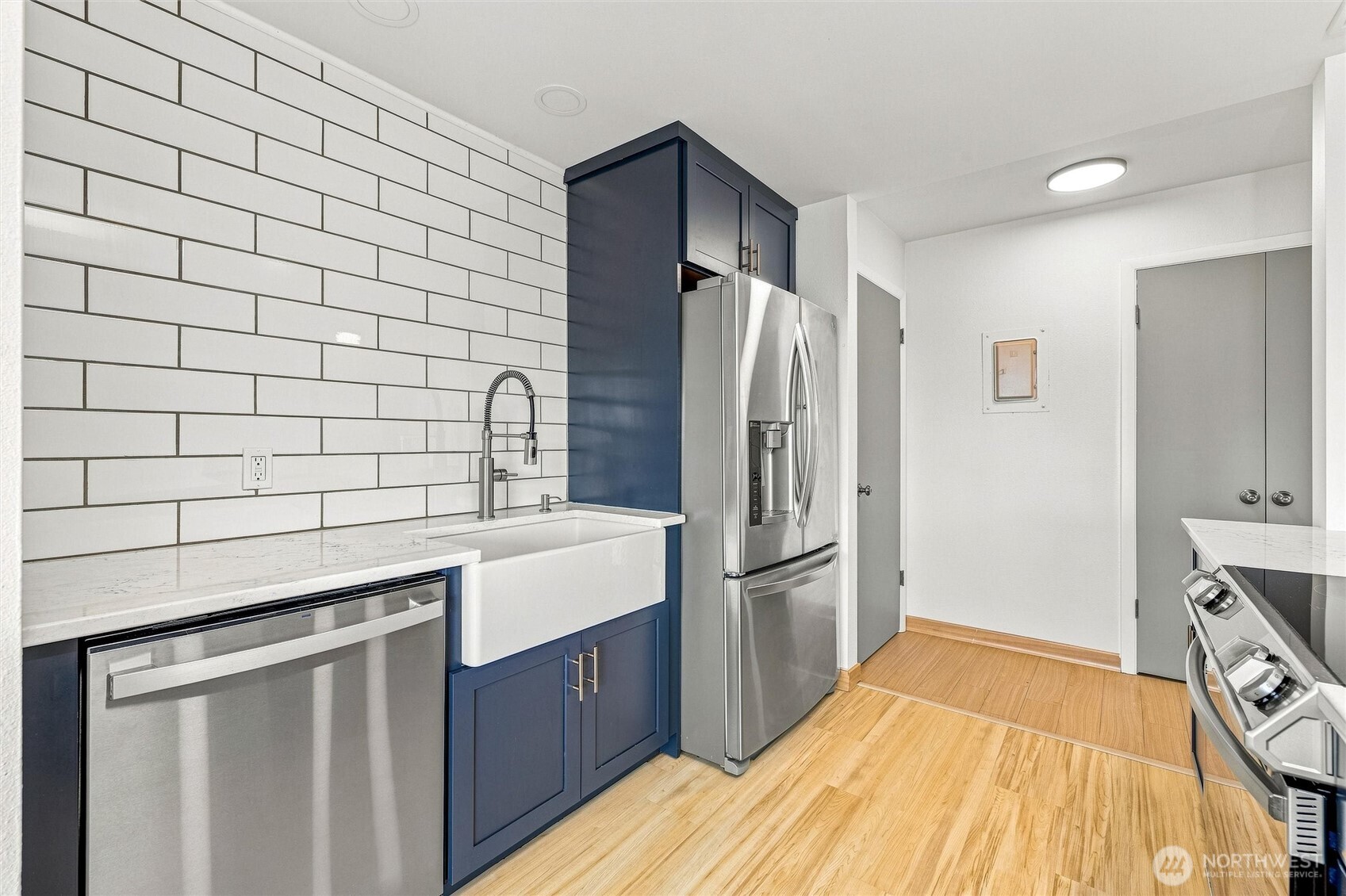 924 N Garden Street 203 Property Photo 6