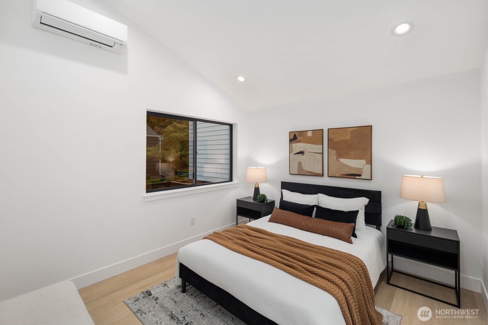 9024 Corliss Avenue B Property Photo 13
