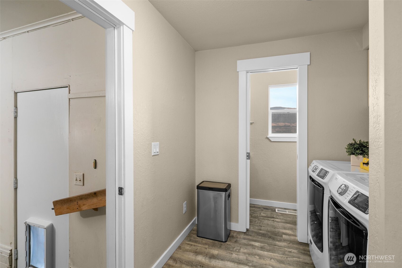 1020 S Van Sickle Property Photo 6
