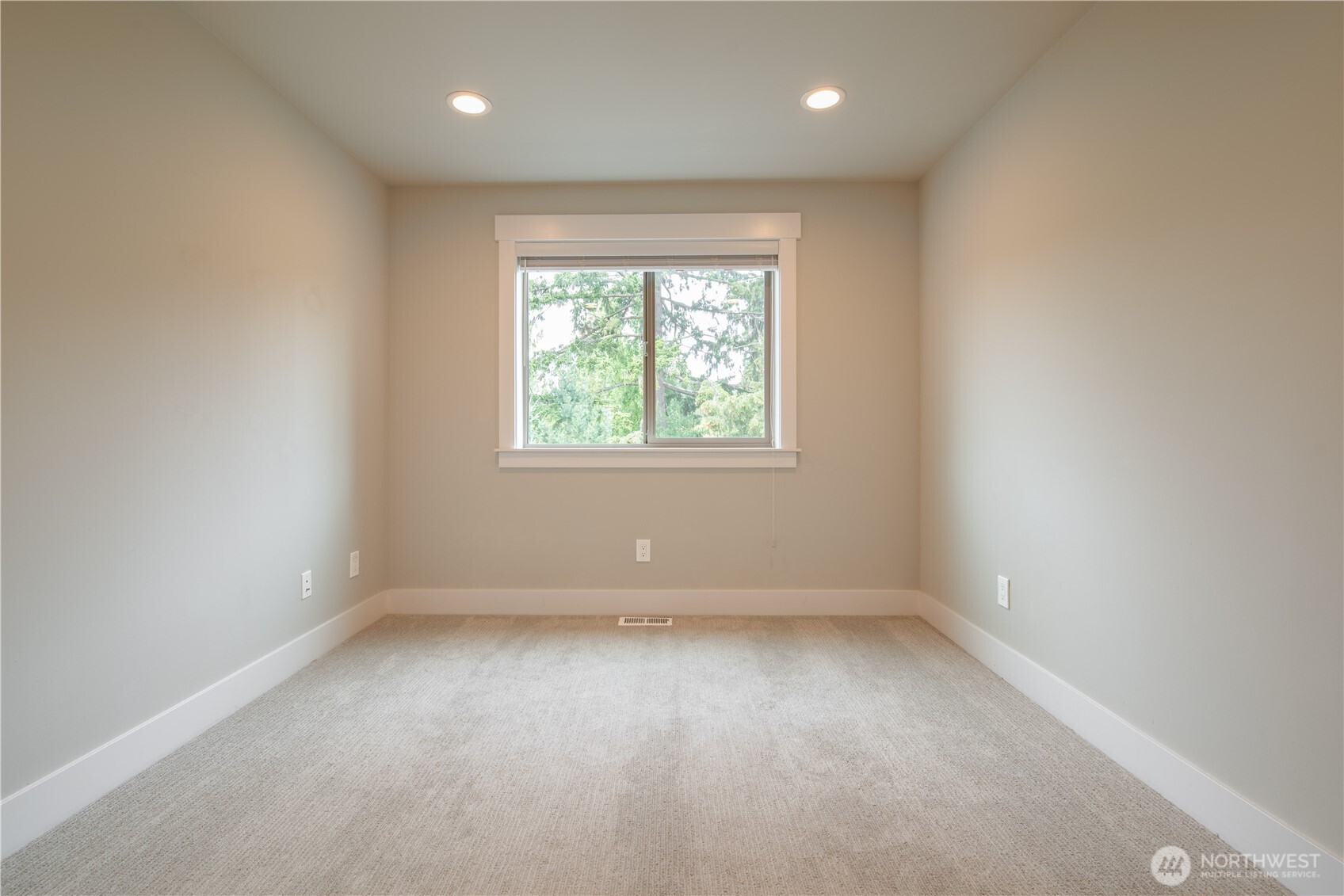18507 71st Avenue Property Photo 23
