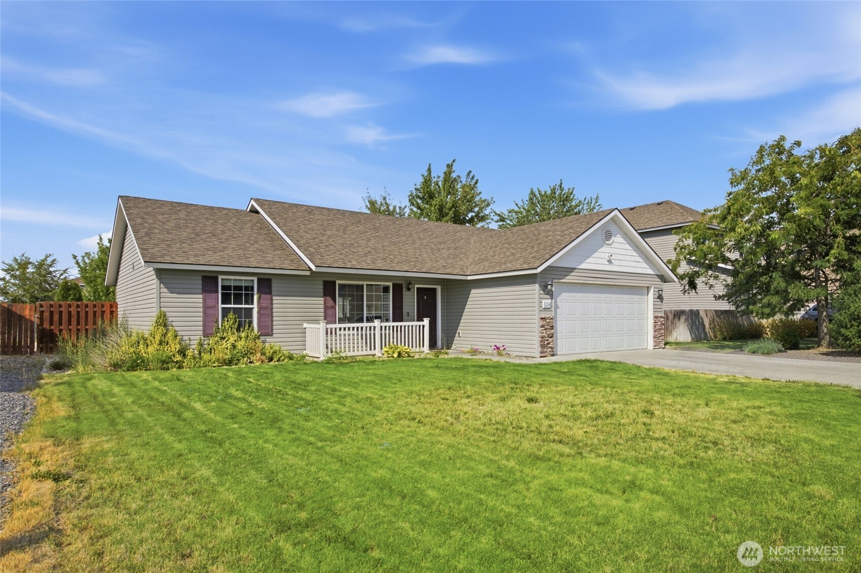 1114 W Luta Street Property Photo 2