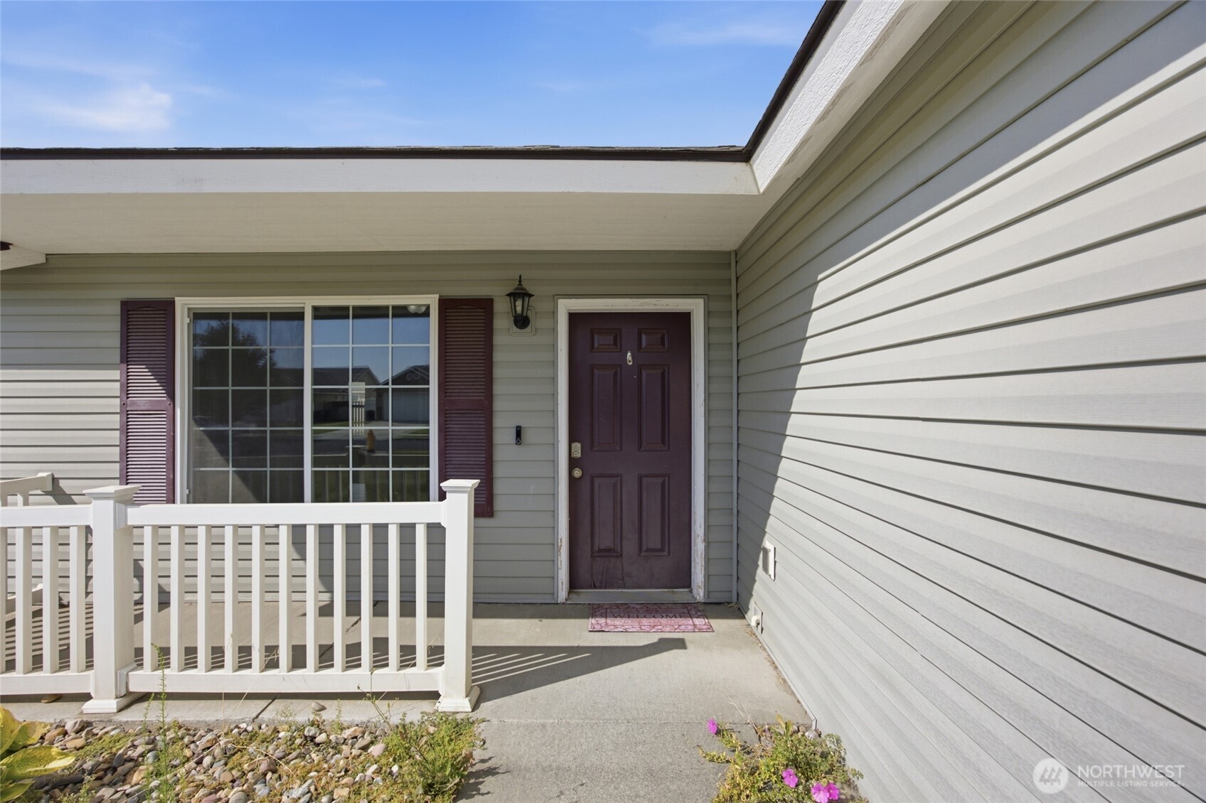 1114 W Luta Street Property Photo 3