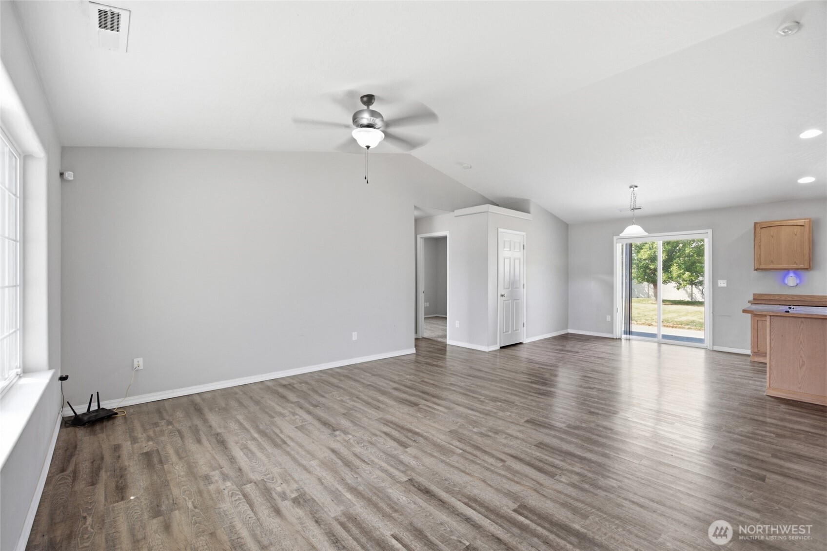 1114 W Luta Street Property Photo 5