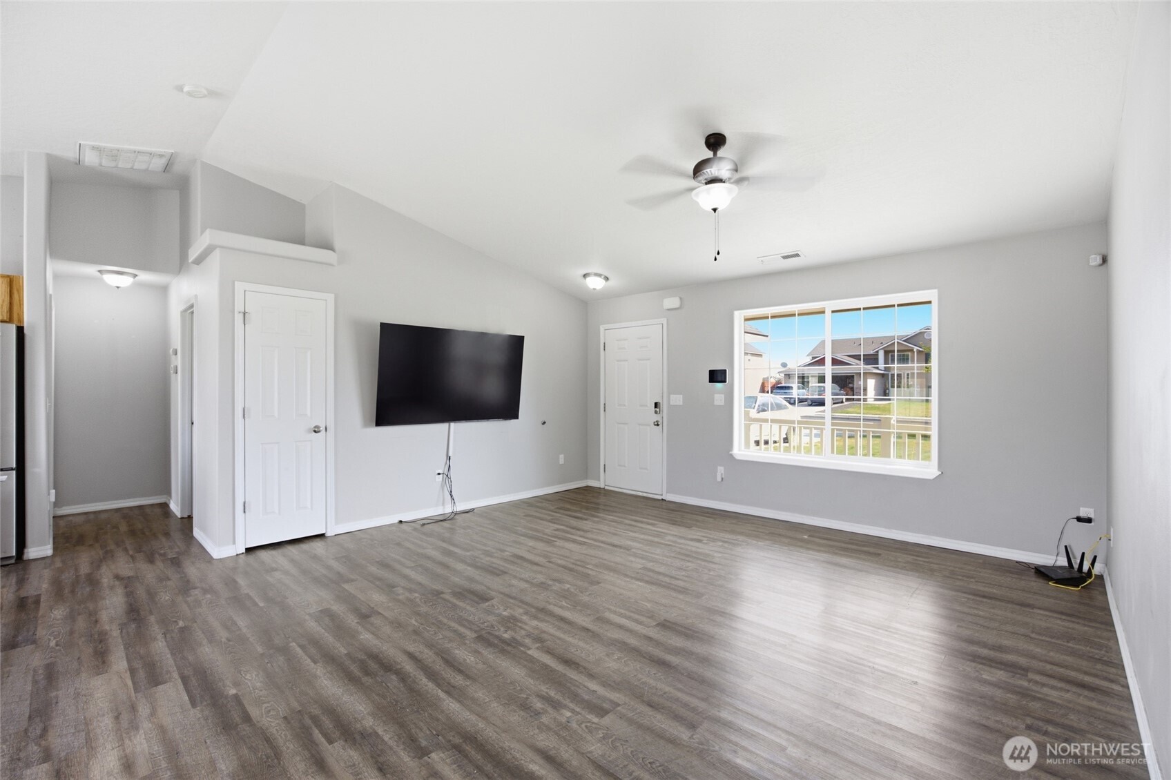 1114 W Luta Street Property Photo 7