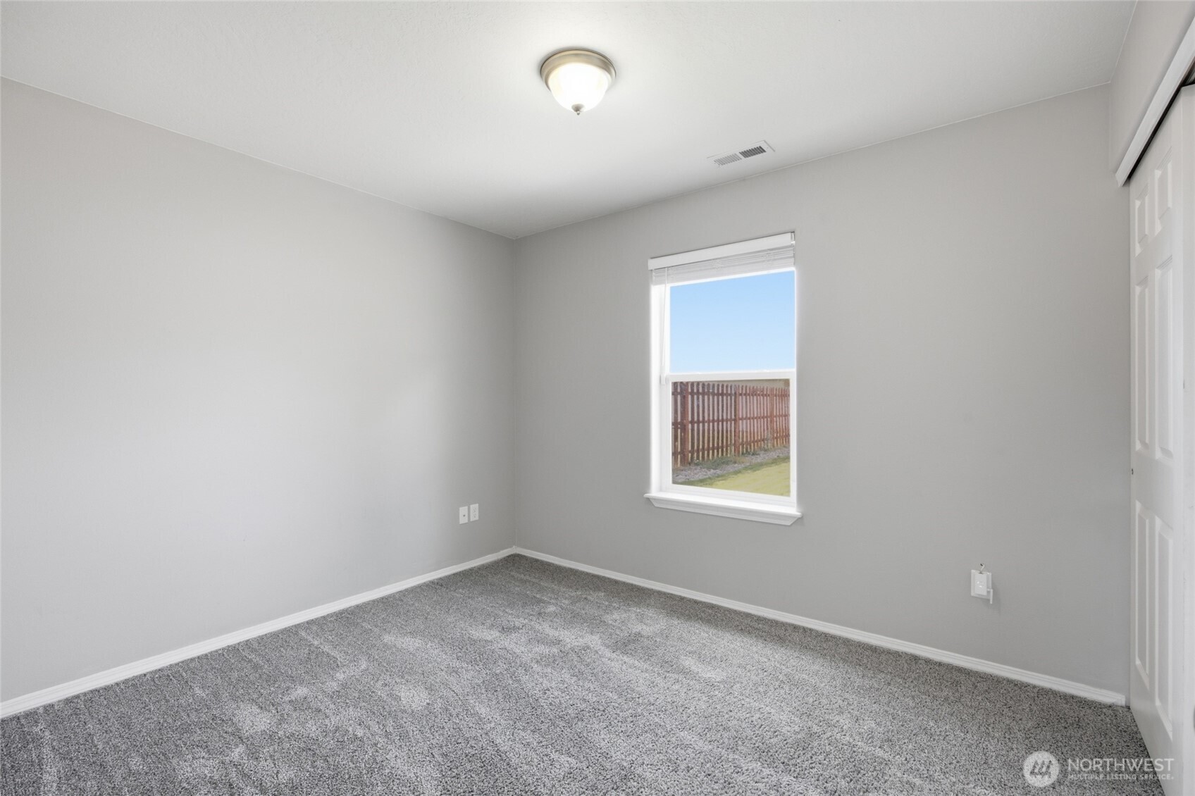 1114 W Luta Street Property Photo 18