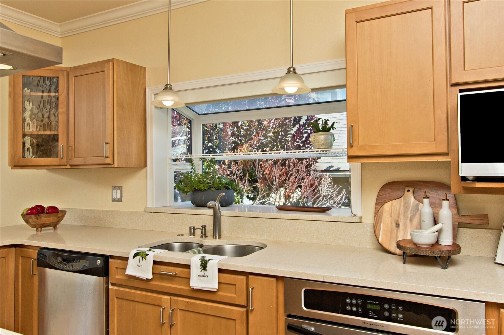 1565 Sorenson Avenue Property Photo 14