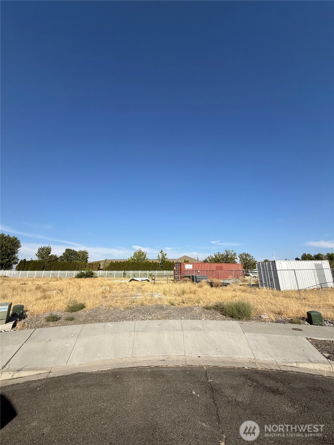 821 N Ted Yao Way Property Photo 2