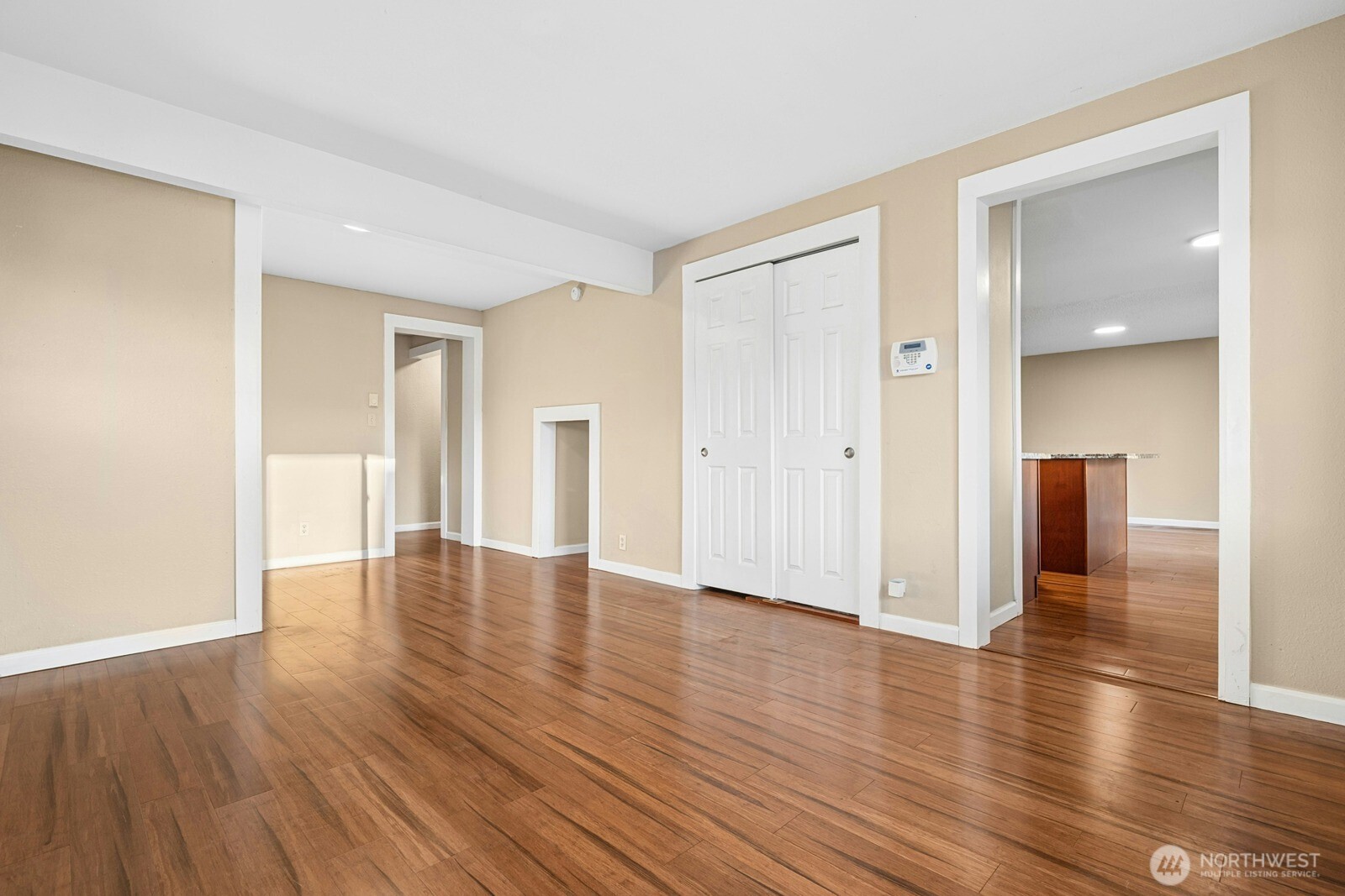 2554 S J Street Property Photo 4