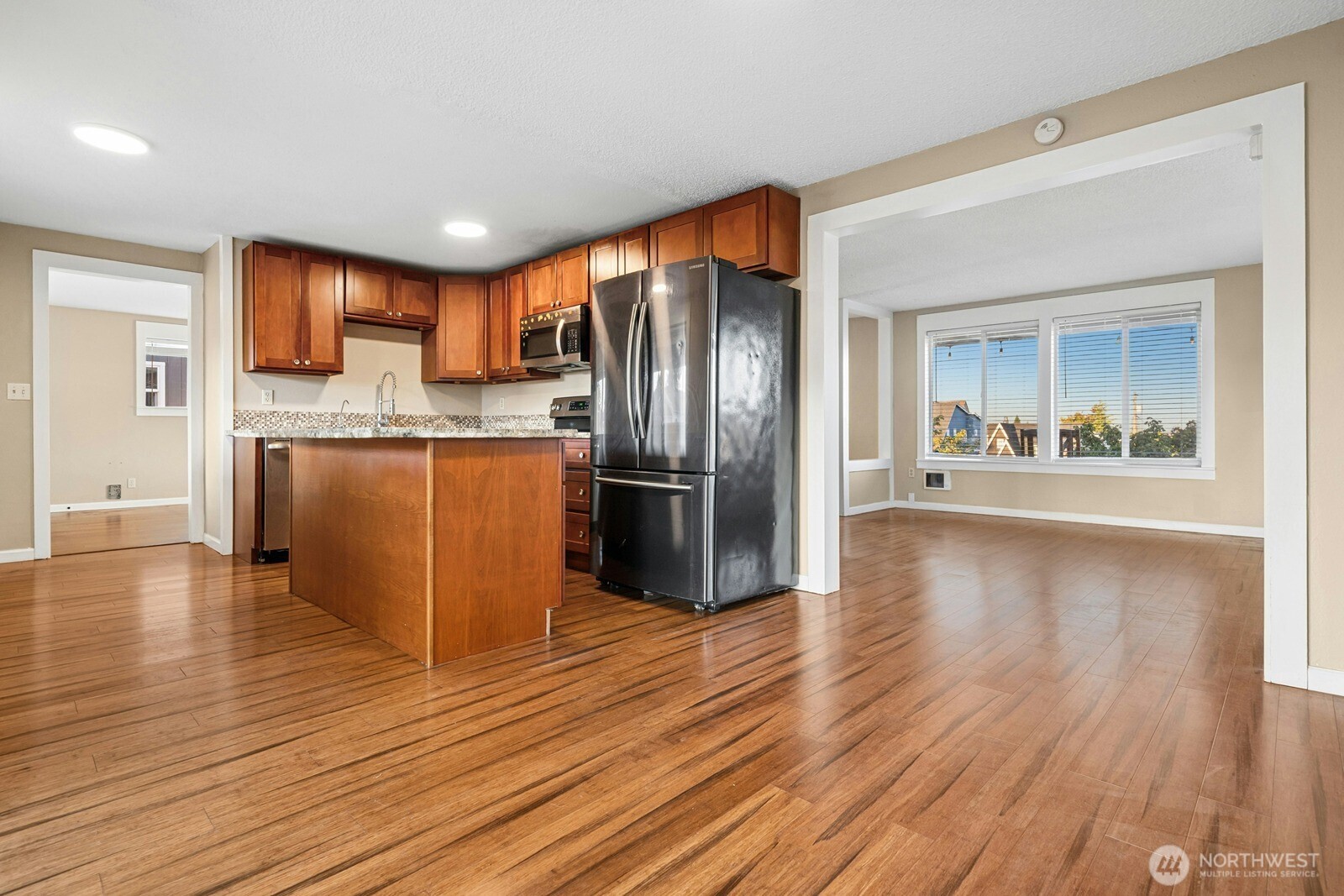2554 S J Street Property Photo 7