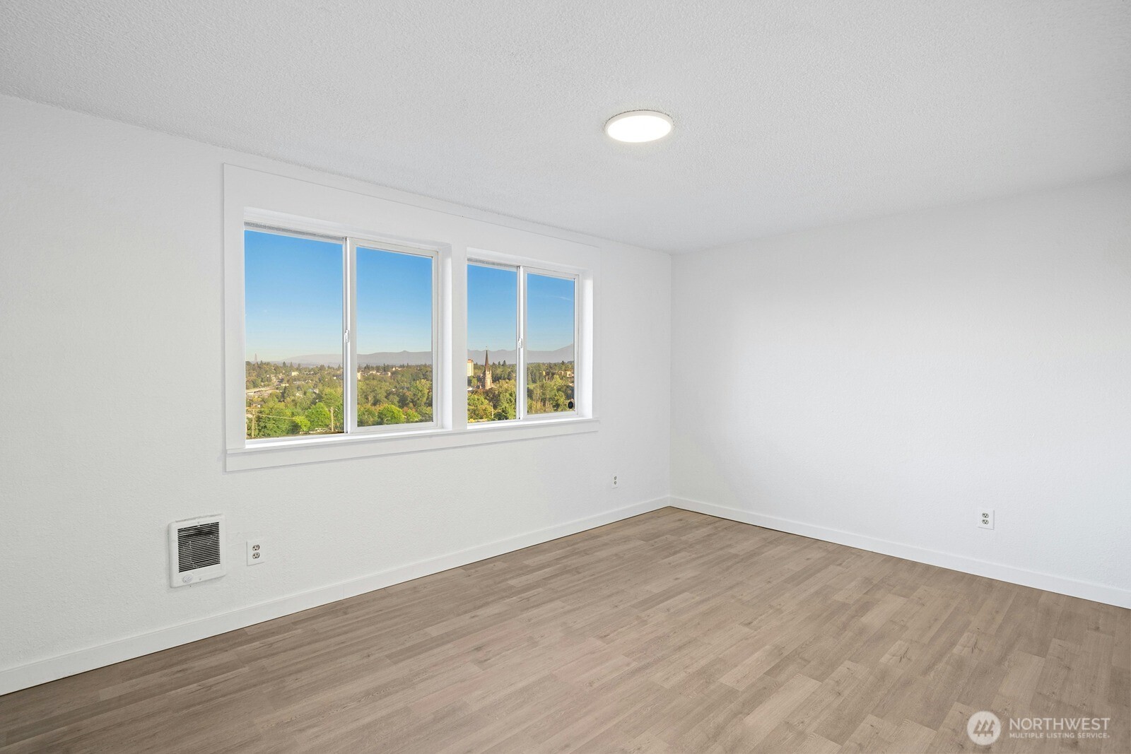 2554 S J Street Property Photo 16
