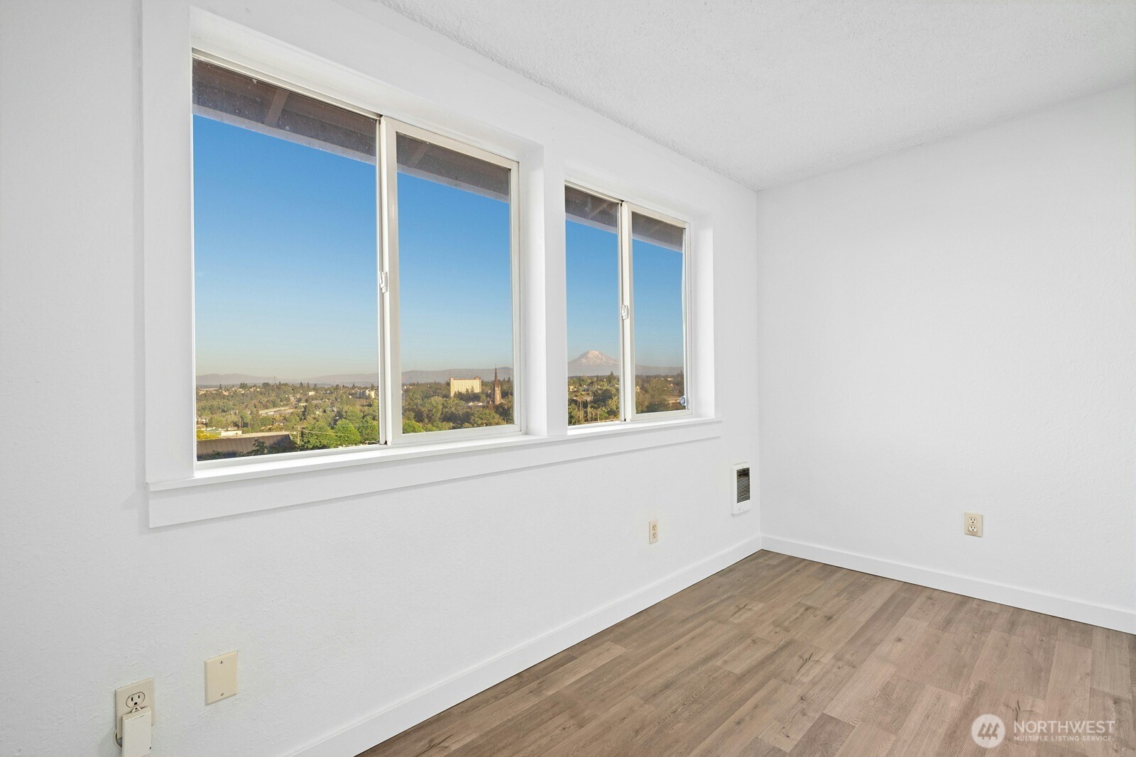 2554 S J Street Property Photo 22