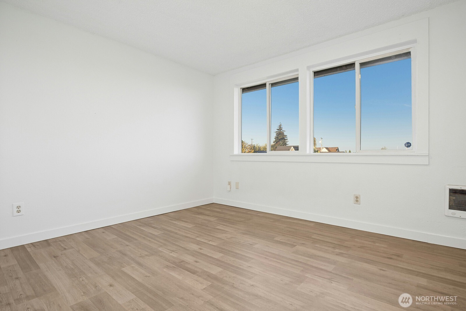 2554 S J Street Property Photo 23