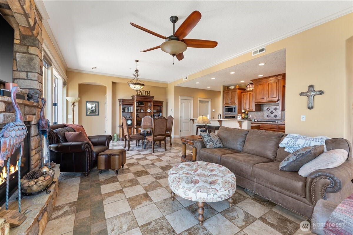 204 Powder Hill Drive Property Photo 12