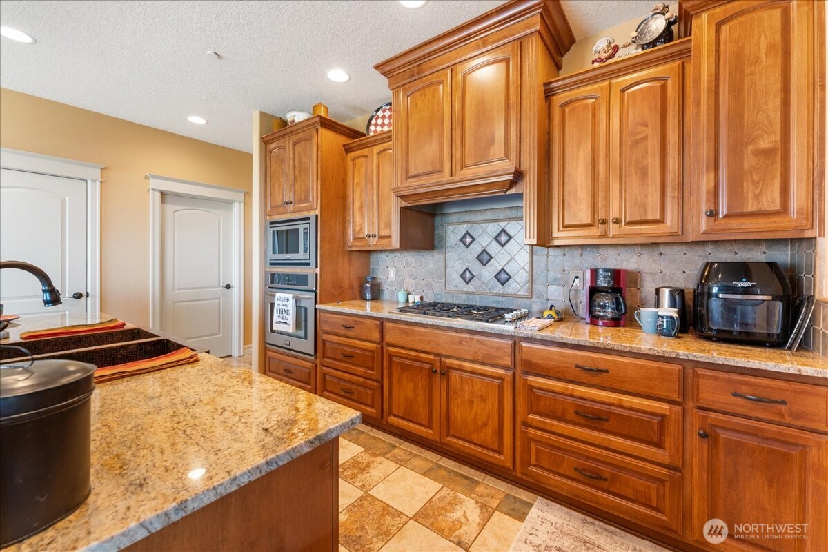 204 Powder Hill Drive Property Photo 18