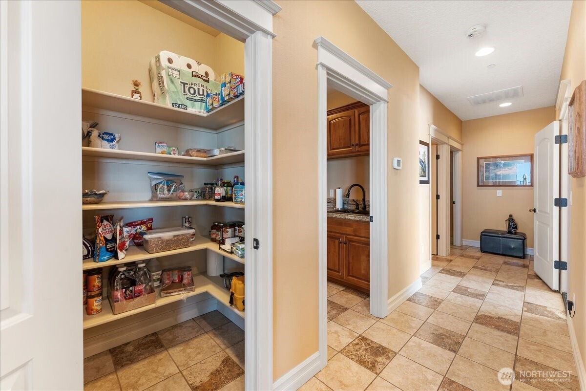 204 Powder Hill Drive Property Photo 31
