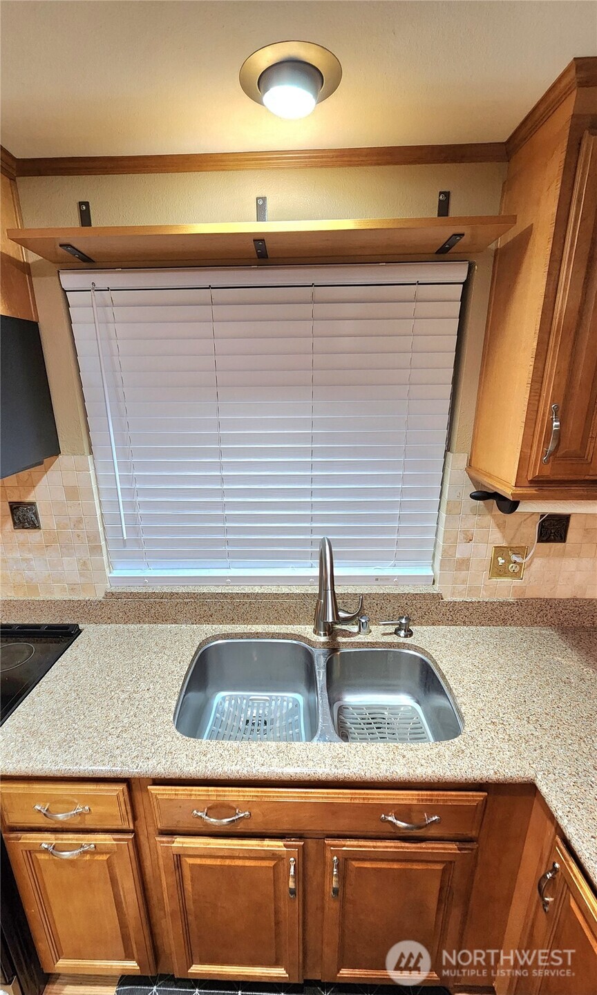 614 191st Street Property Photo 9
