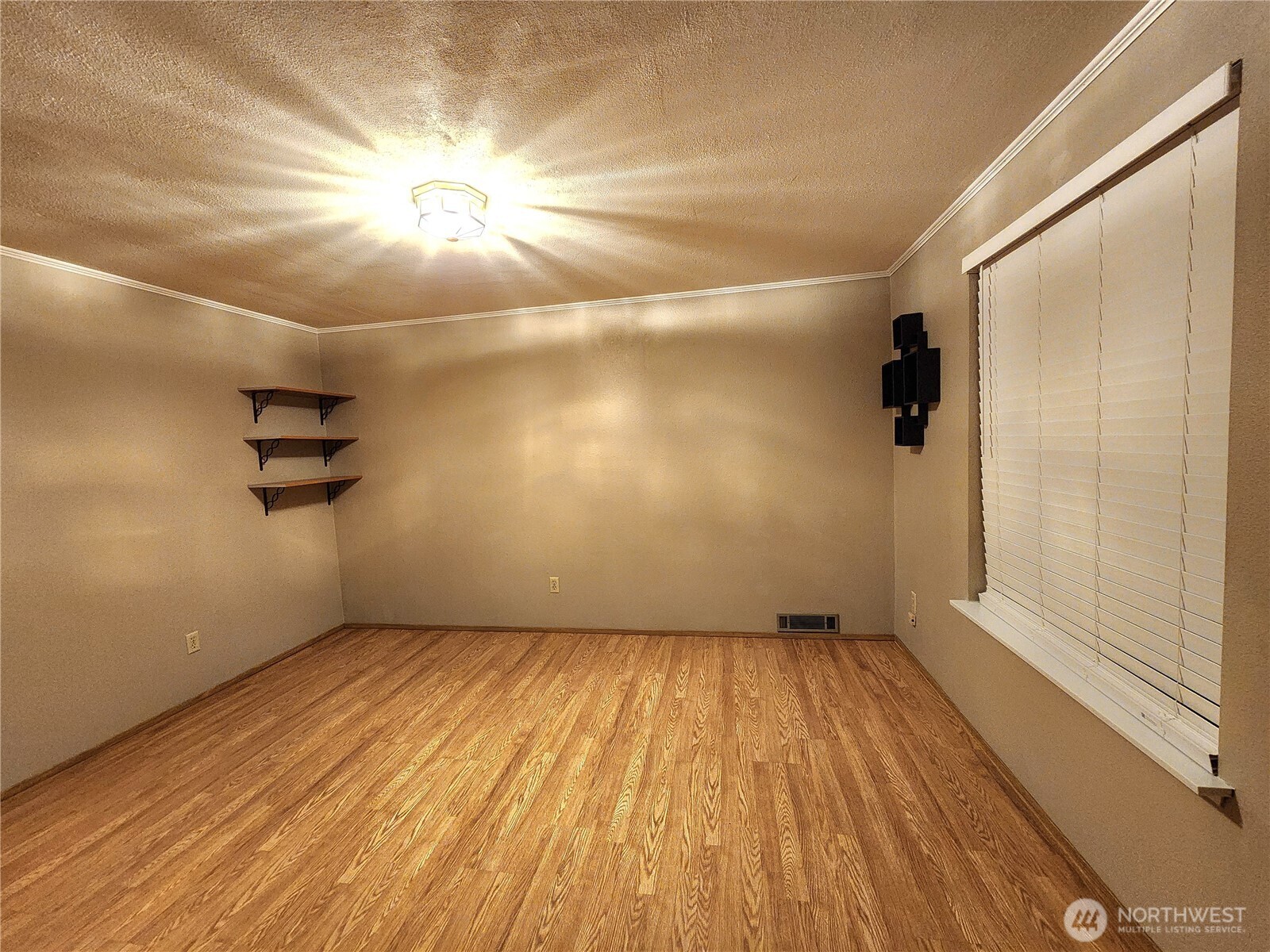 614 191st Street Property Photo 16