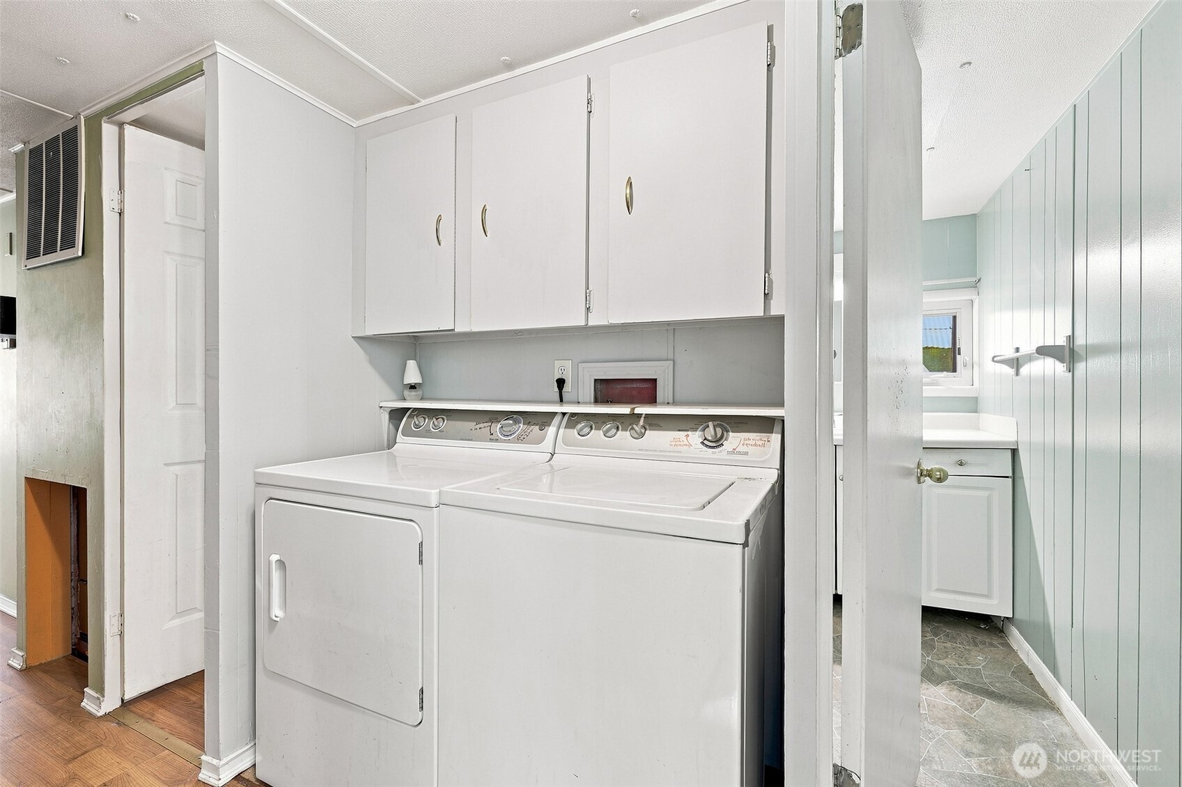 2424 S 260th Street 45 Property Photo 10