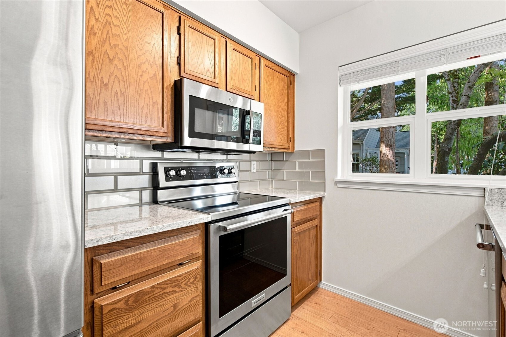 5601 N Grove Drive Property Photo 11